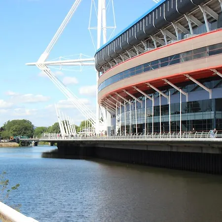 1 Fitzhamon Embankment Apartments Opposite Principality Stadium - Long Stay Offer Cardiff Room photo