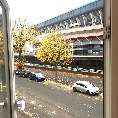1 Fitzhamon Embankment Apartments Opposite Principality Stadium - Long Stay Offer Cardiff Exterior photo