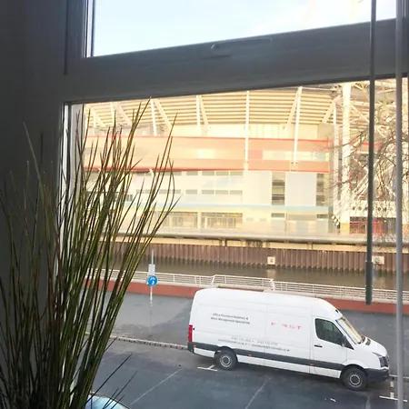 1 Fitzhamon Embankment Apartments Opposite Principality Stadium - Long Stay Offer Cardiff Exterior photo