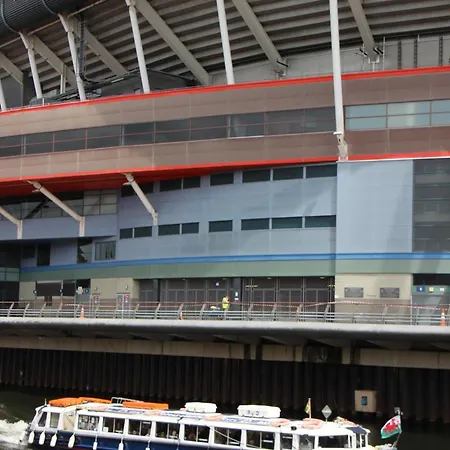 1 Fitzhamon Embankment Apartments Opposite Principality Stadium - Long Stay Offer Cardiff Exterior photo