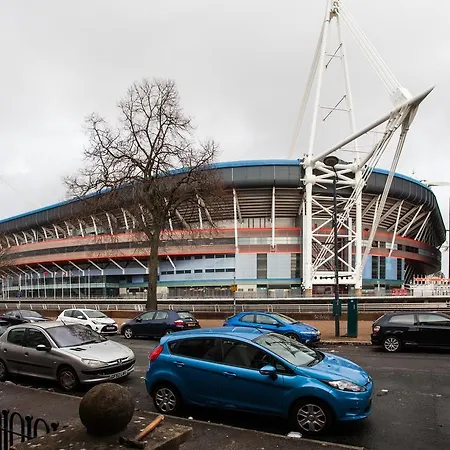 1 Fitzhamon Embankment Apartments Opposite Principality Stadium - Long Stay Offer Cardiff Exterior photo